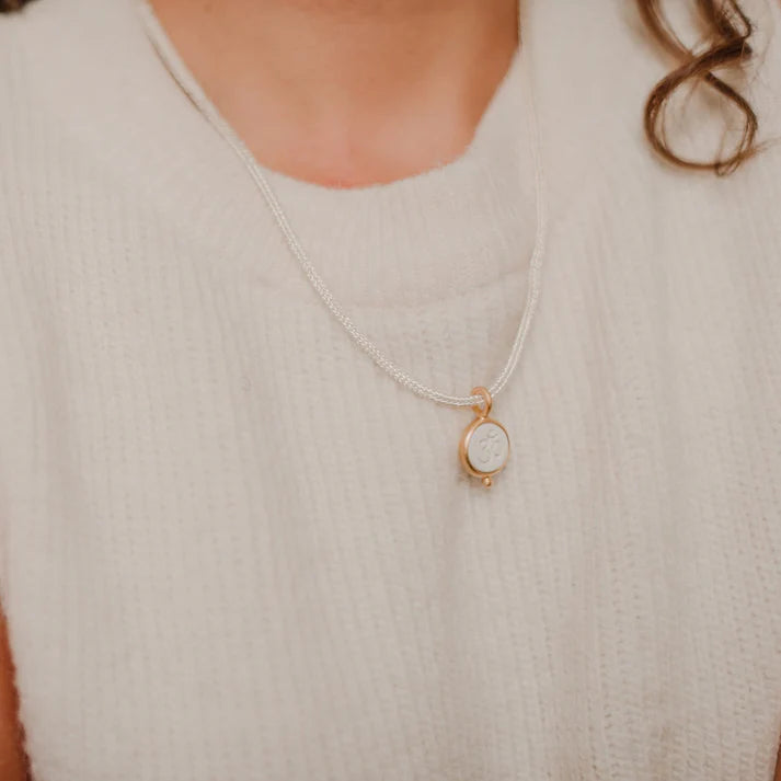 Ohm Anhänger Porzellan Sterling Silber & Gold Vermeil handgefertigt Monika Herré