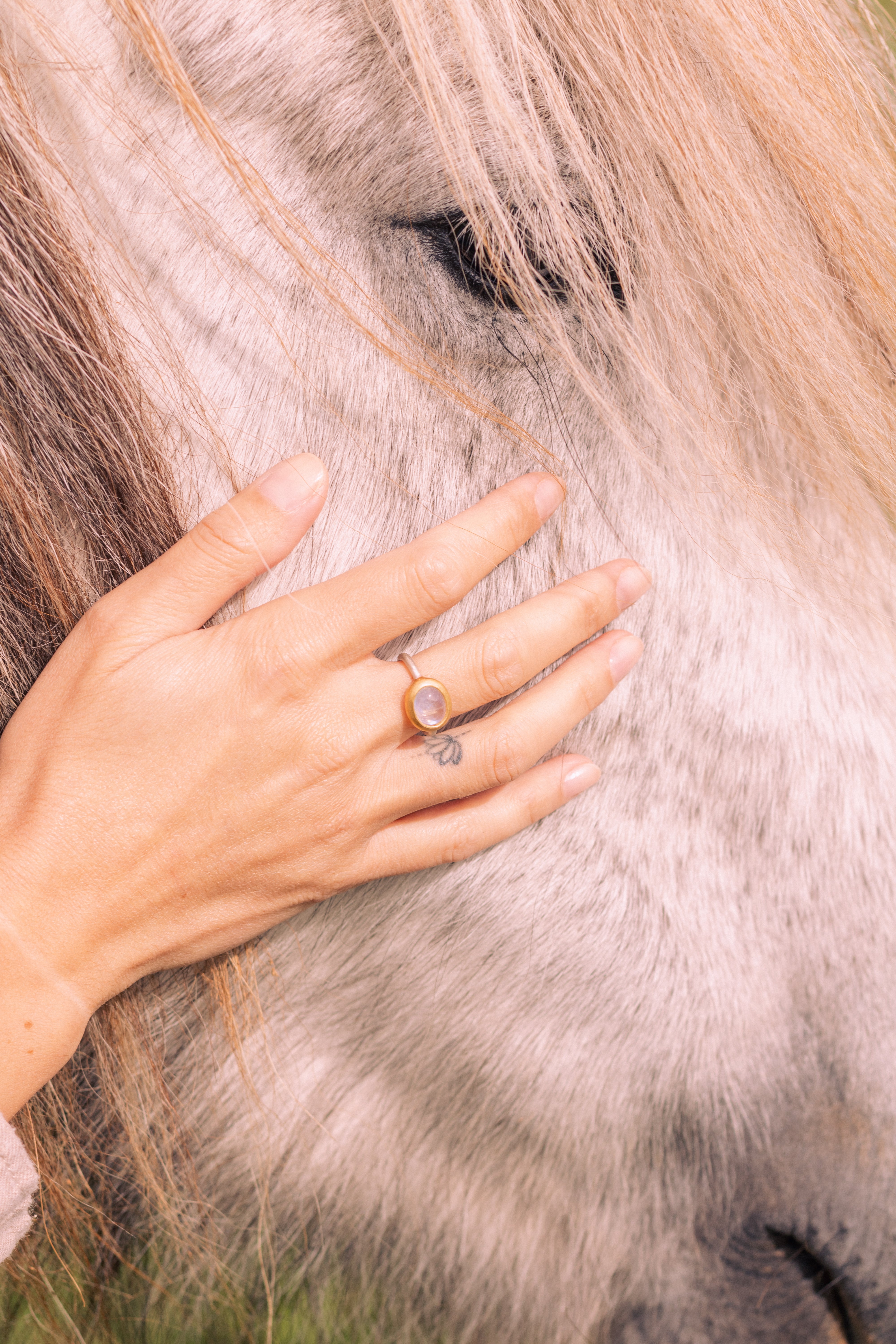 Mondstein Ring