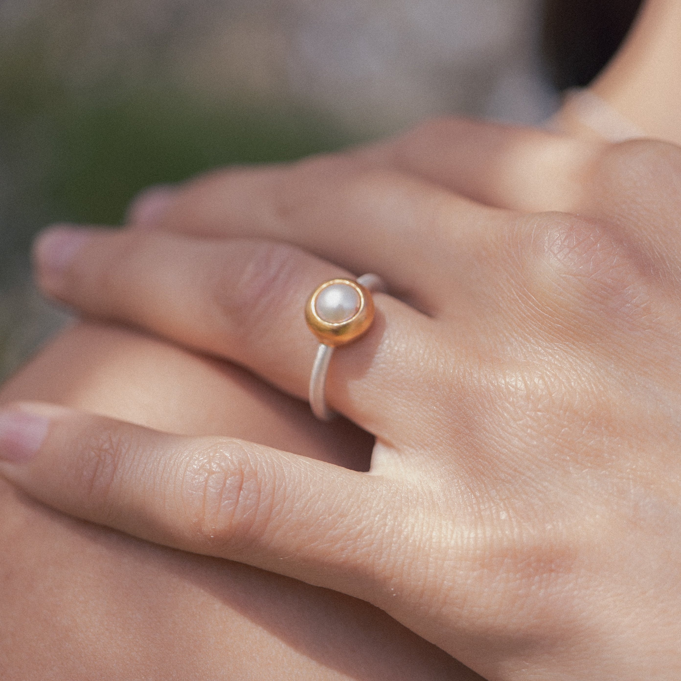 Perlen Ring 6x6mm rund Sterling Silber & Gold Vermeil MonikaHerré