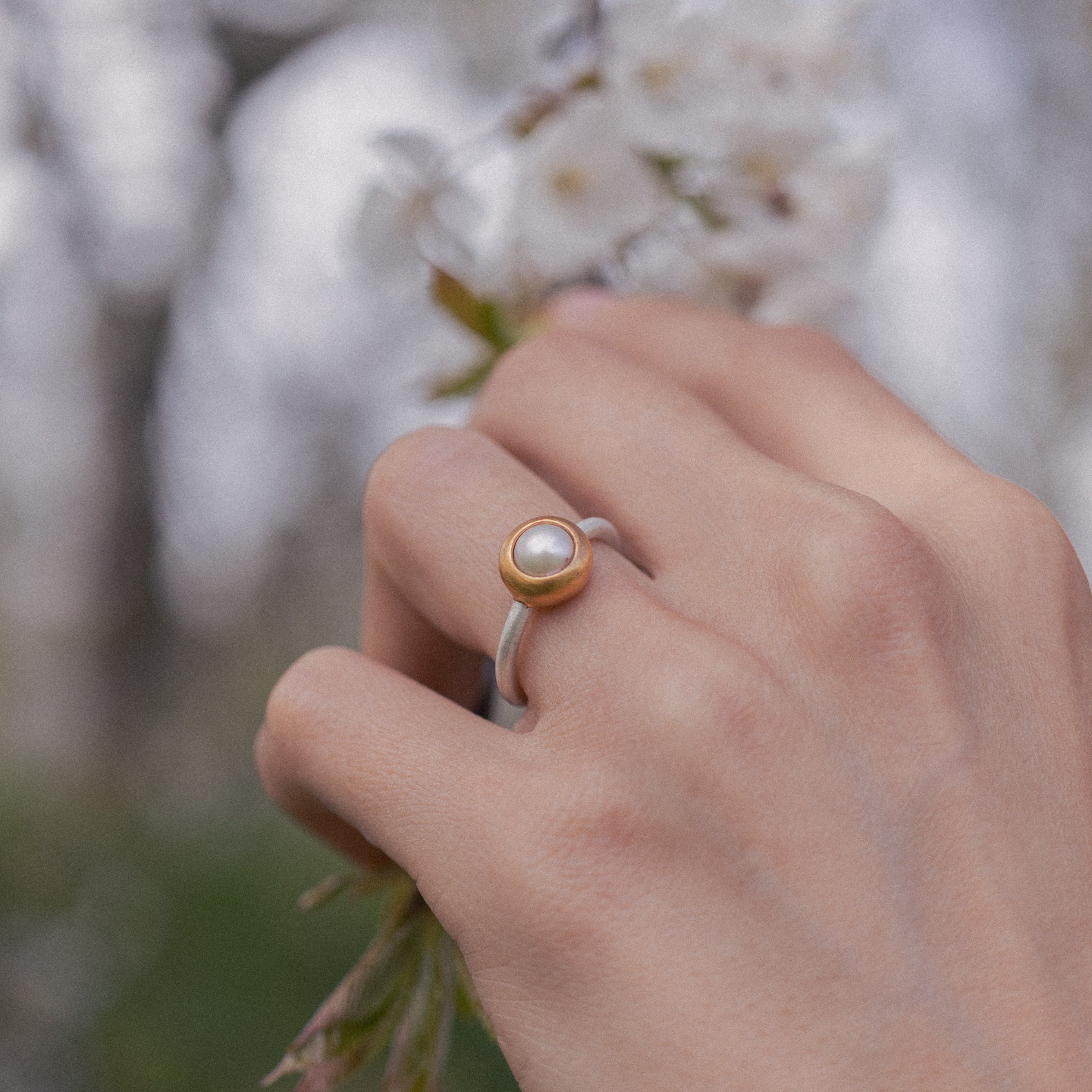 Perlen Ring 6x6mm rund Sterling Silber & Gold Vermeil MonikaHerré