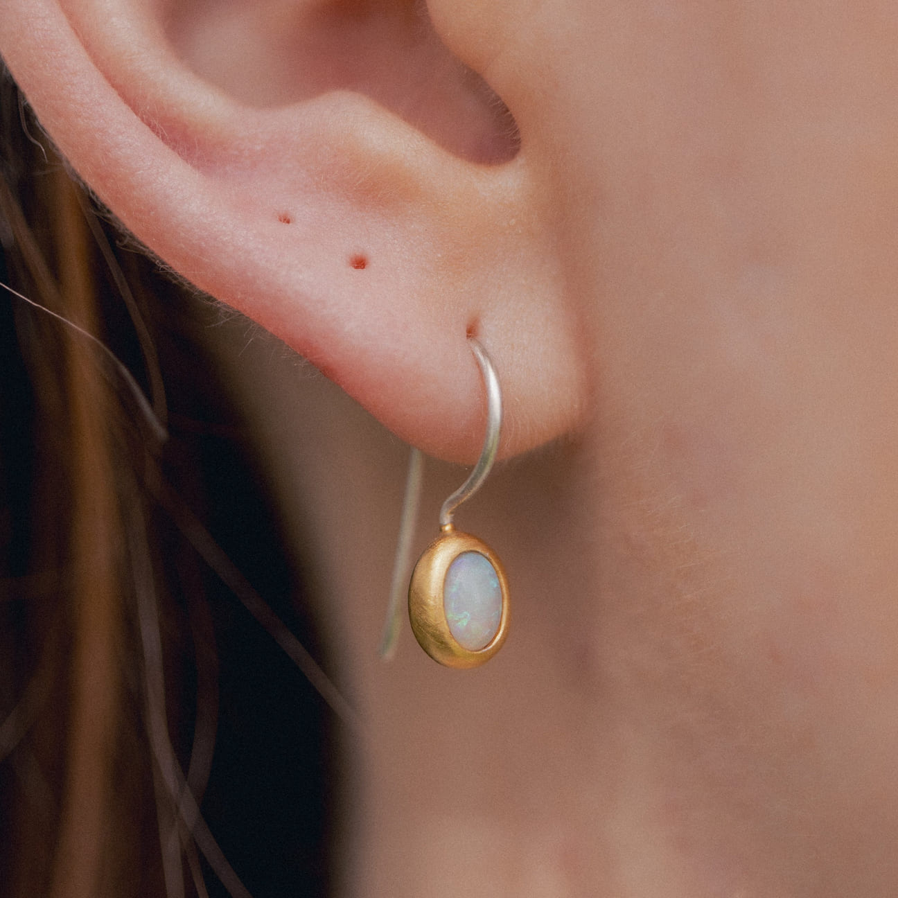 Opal Ohrhänger 6x4mm oval Caboshon Sterling Silber & Gold Vermeil MonikaHerré