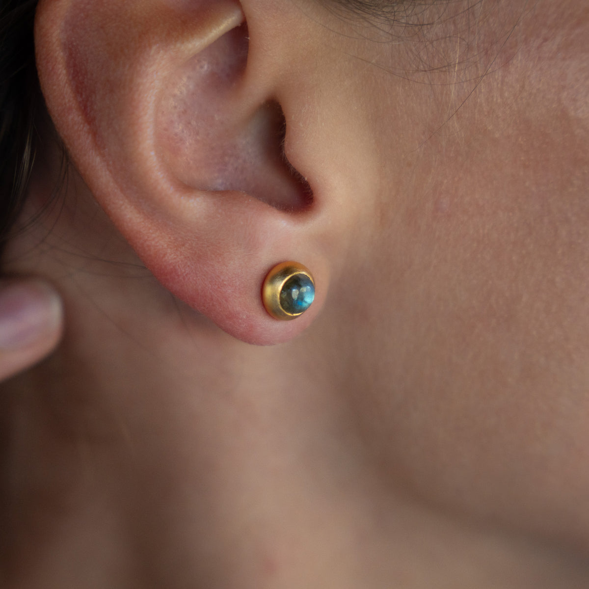 Dunkelblaue Labradorit Ohrstecker 6mm Rund Cabouchon Sterling Silber & Gold Vermeil