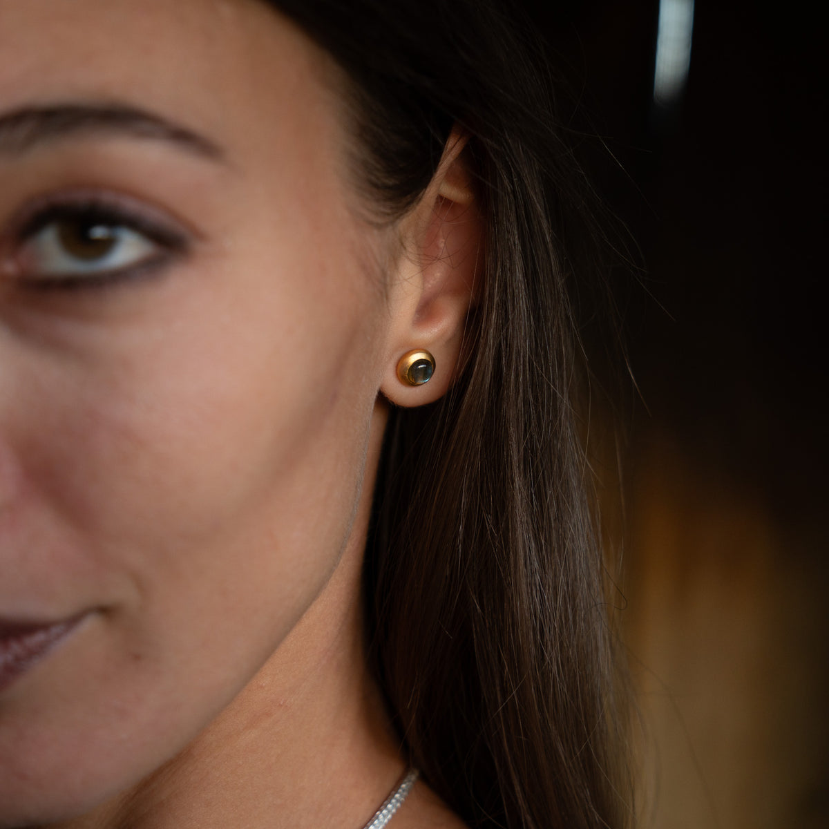 Dunkelblaue Labradorit Ohrstecker 6mm Rund Cabouchon Sterling Silber & Gold Vermeil