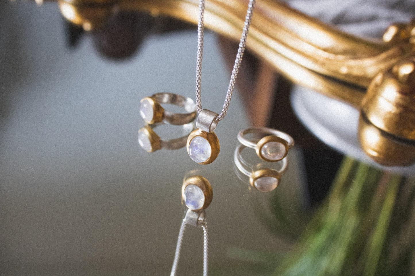 small Moonstone Solitaire -ring, handmade high quality artisanal -rings, mixed metals -jewelry, Geschenk fĂĽr sie, Silver, ...jewelry