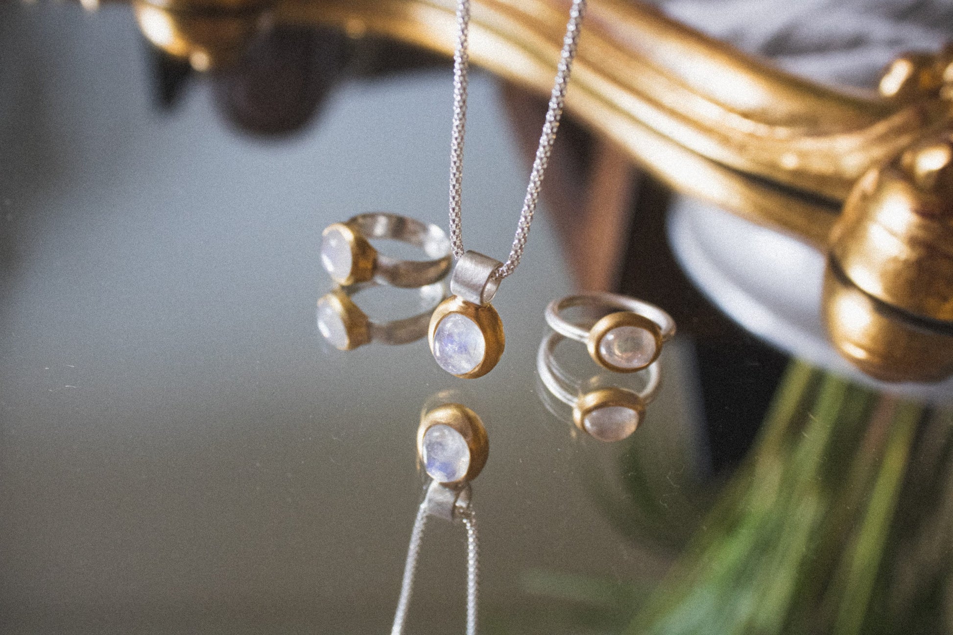 small Moonstone Solitaire -ring, handmade high quality artisanal -rings, mixed metals -jewelry, Geschenk fĂĽr sie, Silver, ...jewelry