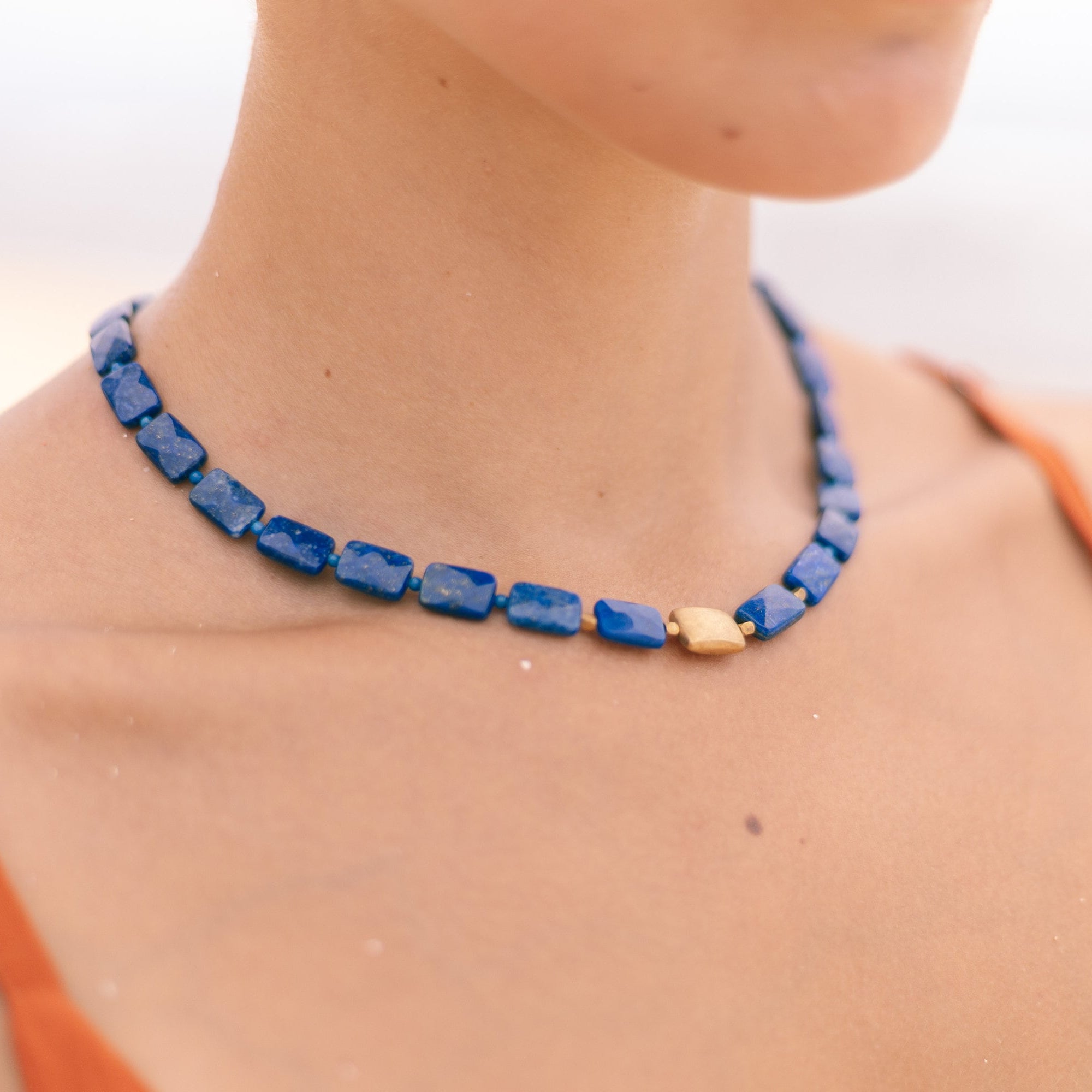 Lapislazuli Collier 42-45cm handgefägelt mit Details aus Gold Vermeil MonikaHerré