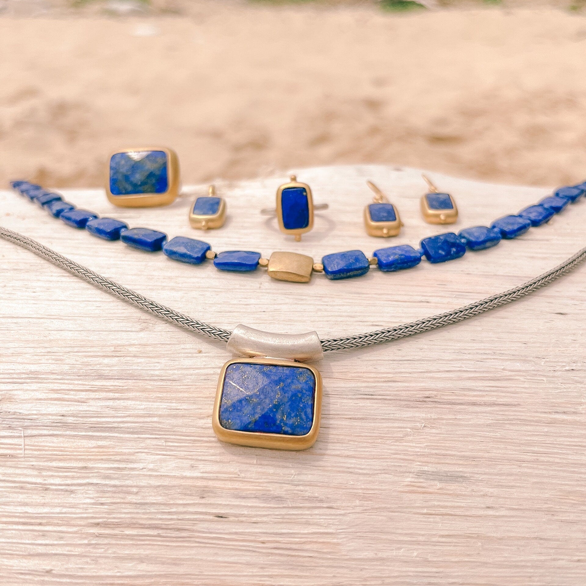 Lapislazuli mit gebogender Öse 20x15mm eckig facettiert Sterling Silber & Gold Vermeil Monika Herré