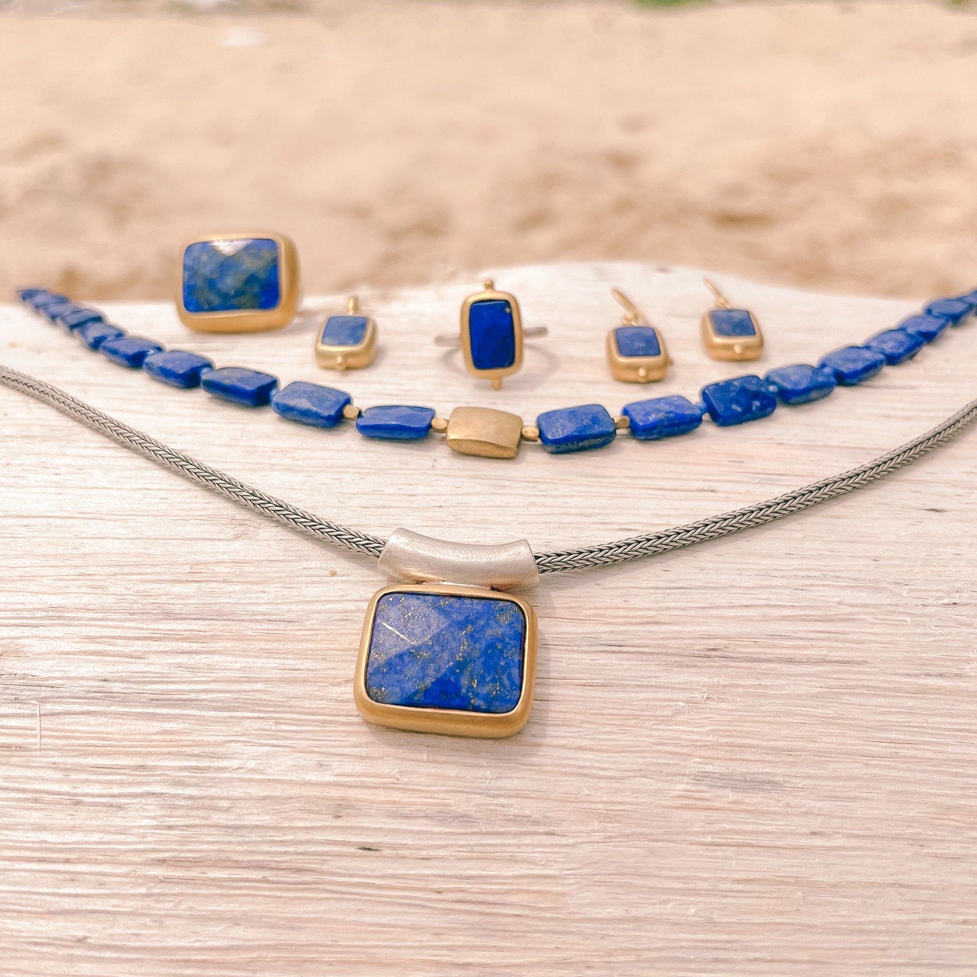gold Lápiz lazuli pendant, handmade Lapis Lazuli -pendant, Kettenanhänger mit Lapis Stein, Sterling Silverr -jewelry, Christmas gift for her