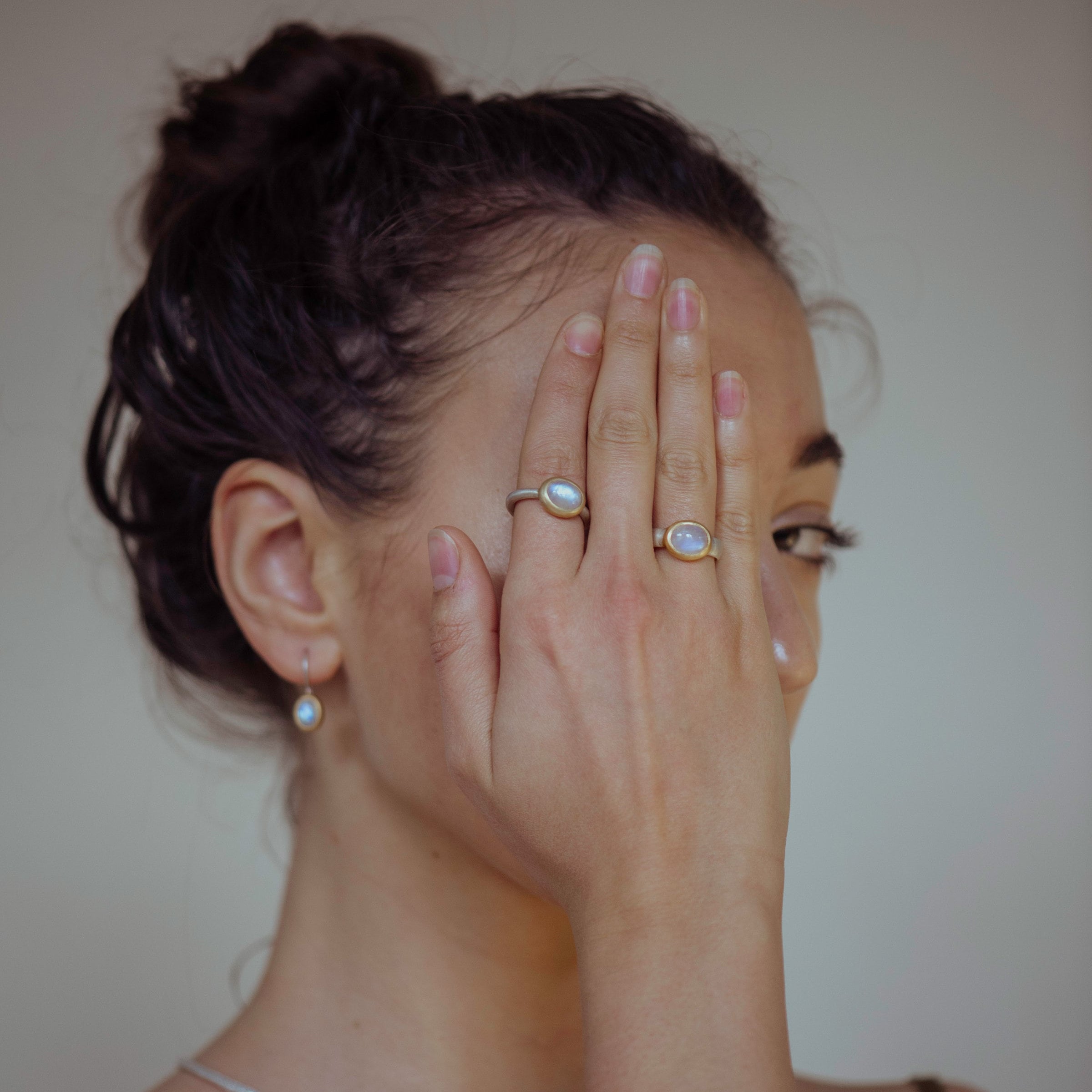small Moonstone Solitaire -ring, handmade high quality artisanal -rings, mixed metals -jewelry, Geschenk für sie, Silver, ...jewelry