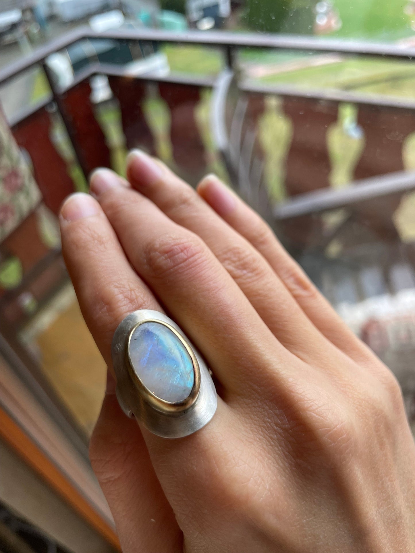 Mondstein Ring | großer Statement-Ring mit Mondstein aus Sterling Silber mit vergoldetet Fassung | Größe 56