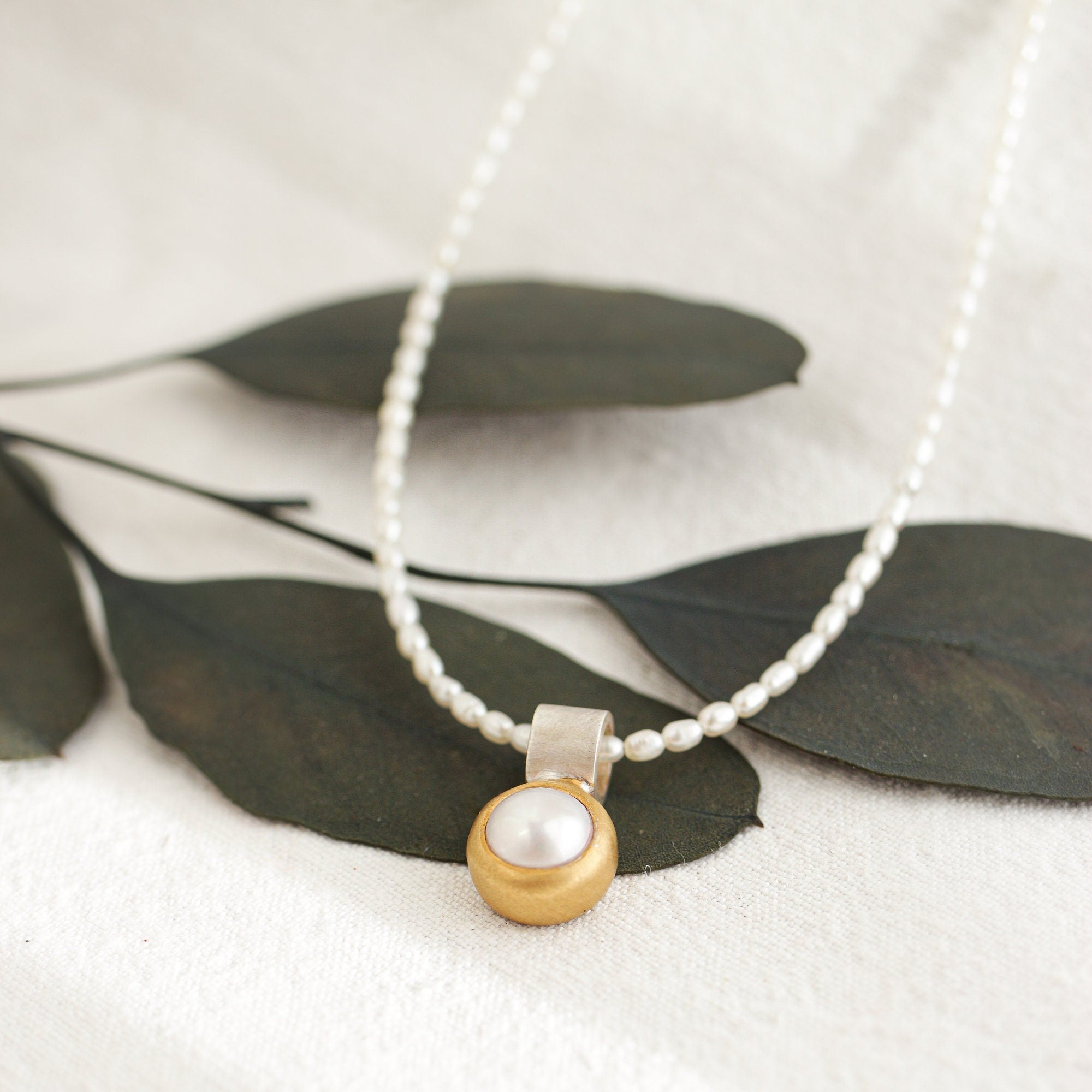 Pearl Choker, handmade dainty Pearl necklace with golden hook, Sterling silver and pearls, 42 - 45 cm