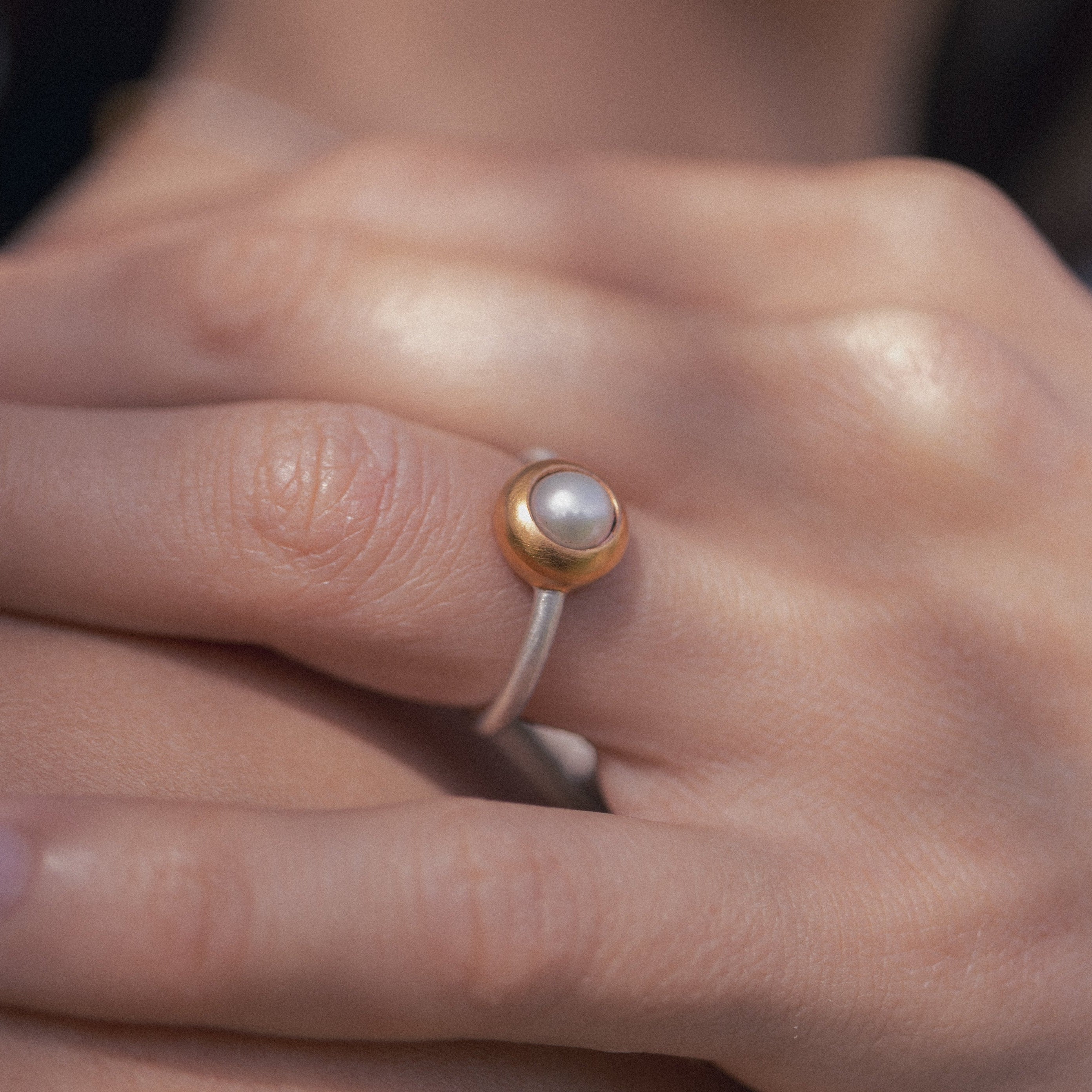 Perlen Ring 6x6mm rund Sterling Silber & Gold Vermeil MonikaHerré
