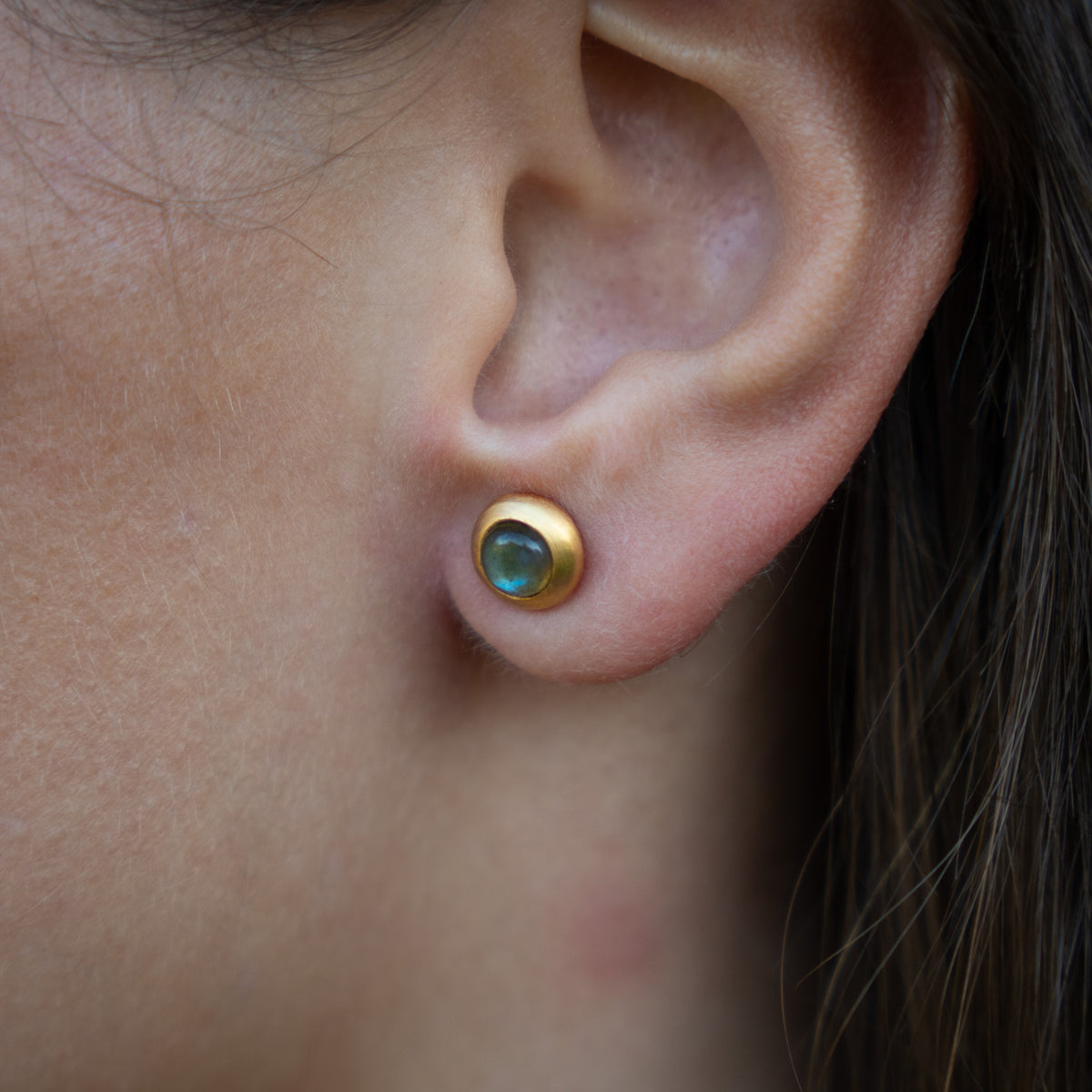 Dunkelblaue Labradorit Ohrstecker 6mm Rund Cabouchon Sterling Silber & Gold Vermeil