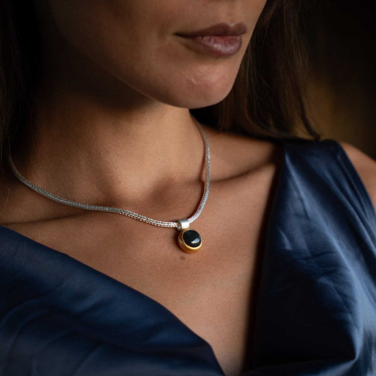 Dunkelblauer Labradorit Anhänger 12mm Rund Cabouchon Sterling Silber & Gold Vermeil