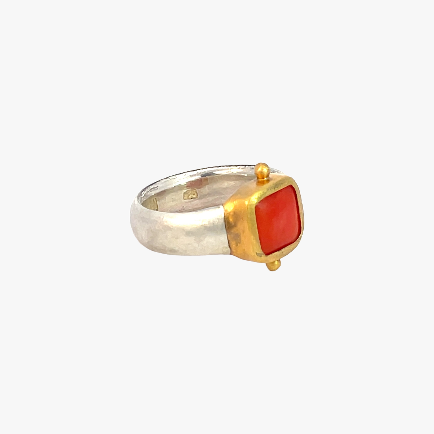 Korallen Ring 8x8mm Chushion Caboshon Sterling Silber & Gold Vermeil MonikaHerré
