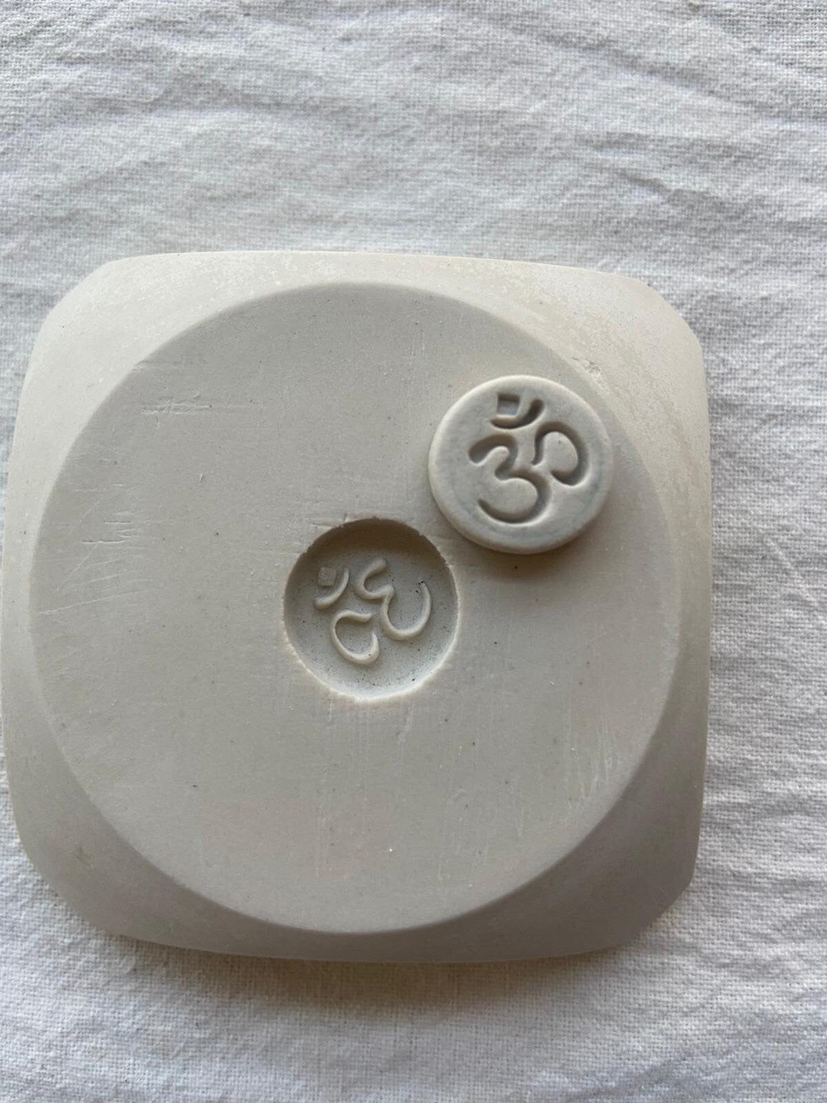 Ohm ceramic earrings