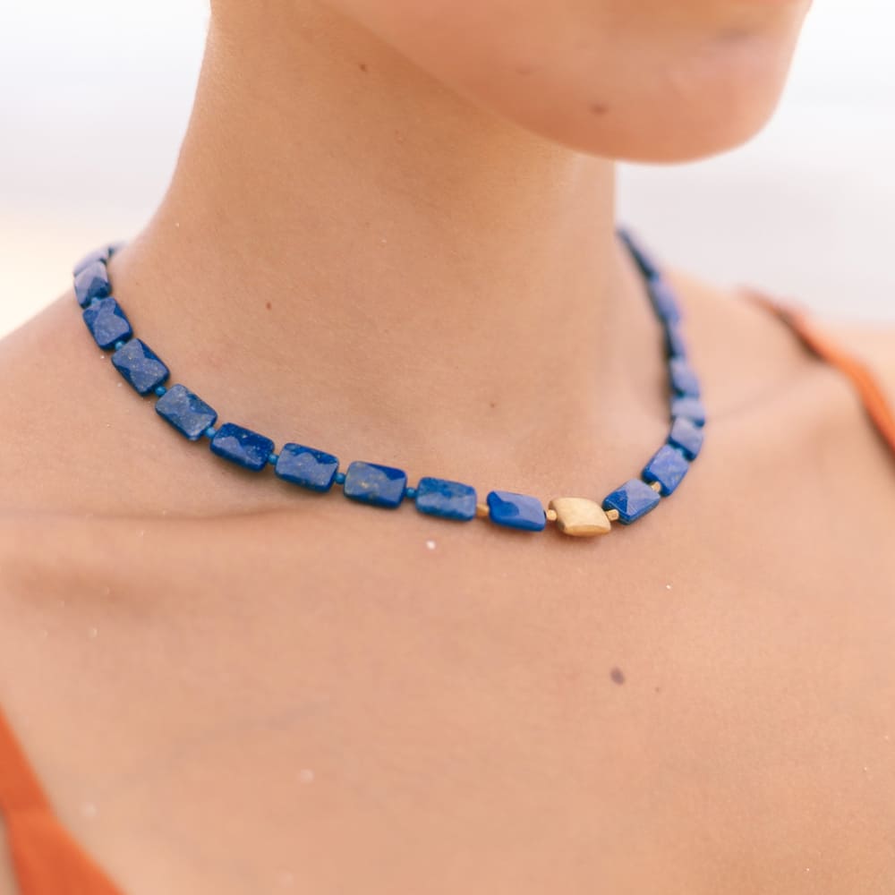 Lapislazuli Collier 42-45cm handgefägelt mit Details aus Gold Vermeil MonikaHerré