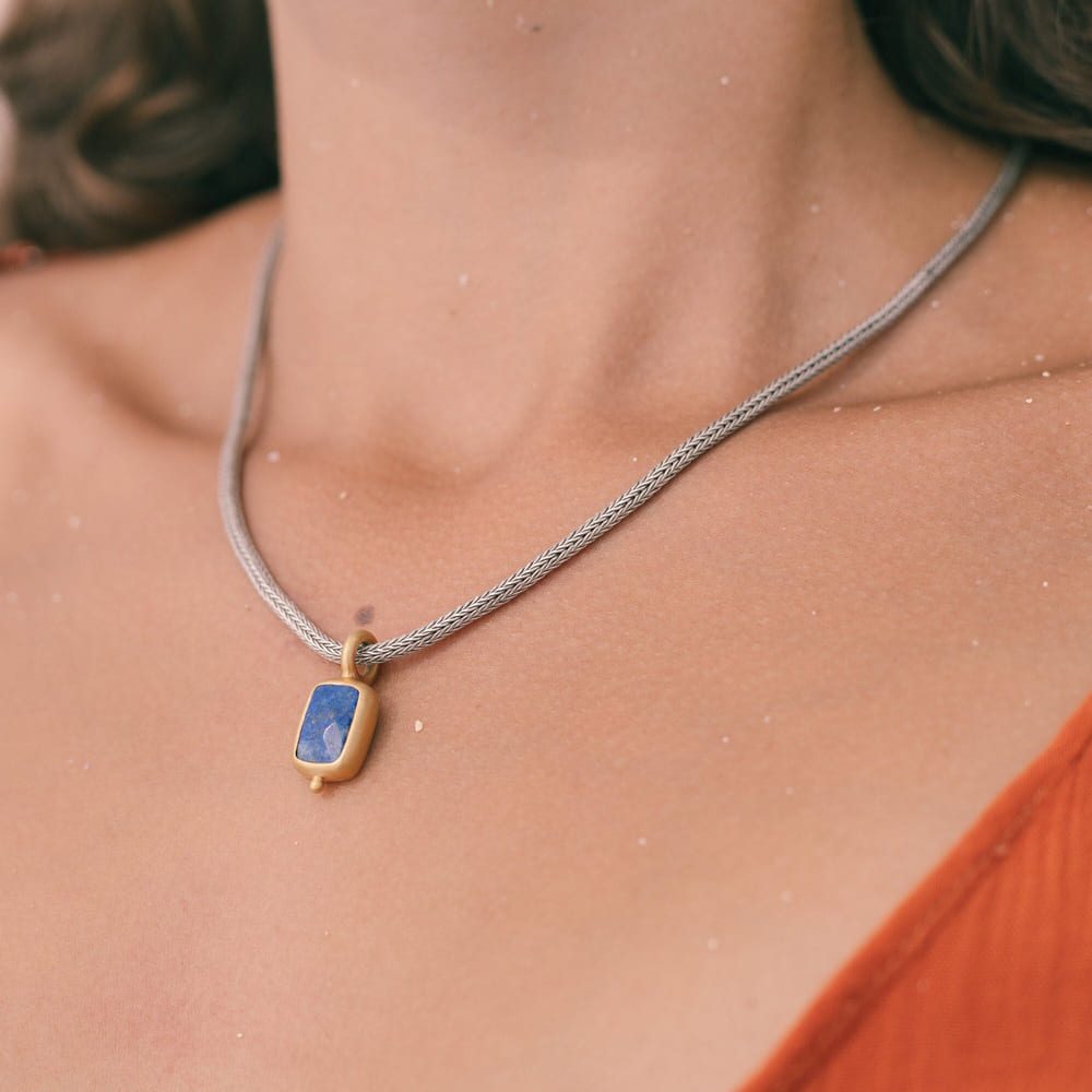 gold Lápiz lazuli pendant, handmade Lapis Lazuli -pendant, Kettenanhänger mit Lapis Stein, Sterling Silverr -jewelry, Christmas gift for her