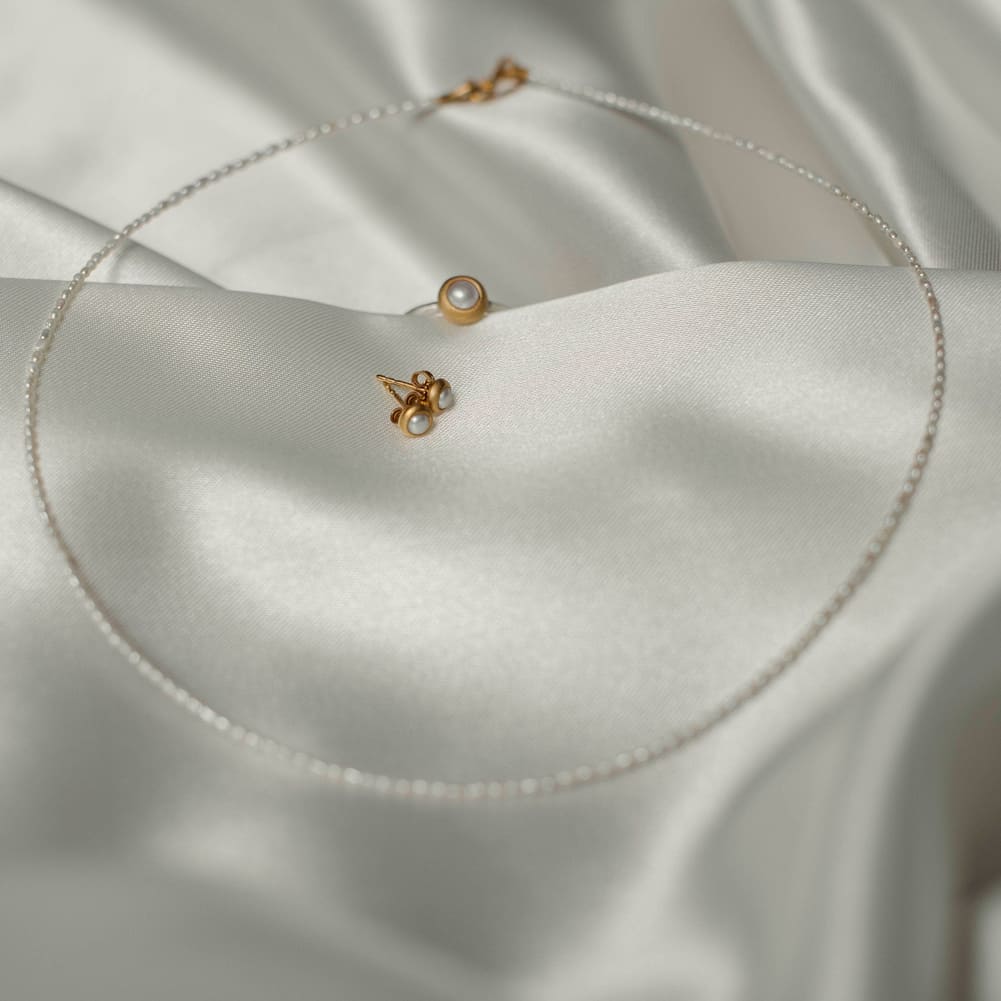 Pearl Choker, handmade dainty Pearl necklace with golden hook, Sterling silver and pearls, 42 - 45 cm