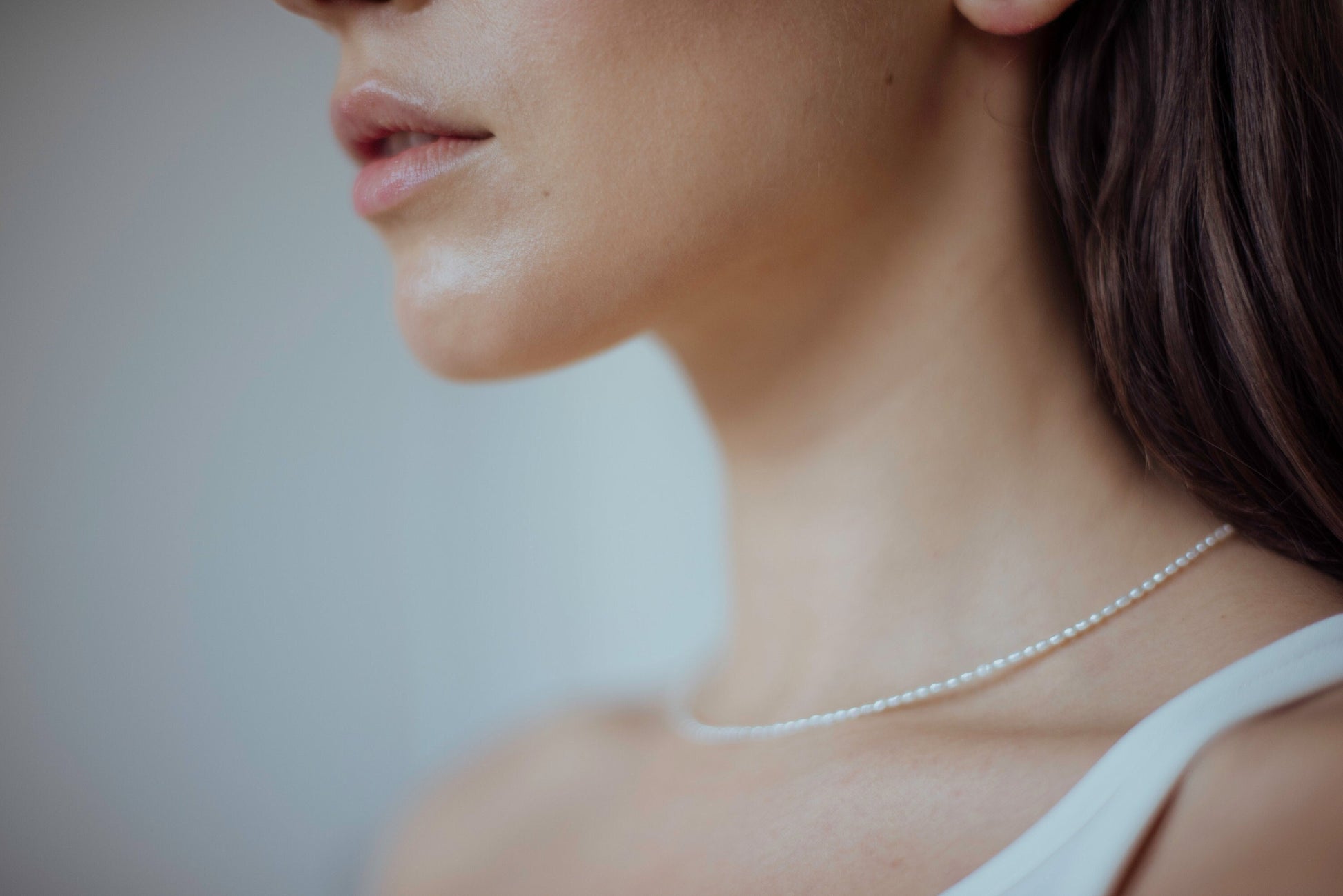 Pearl Choker, handmade dainty Pearl necklace with golden hook, Sterling silver and pearls, 42 - 45 cm