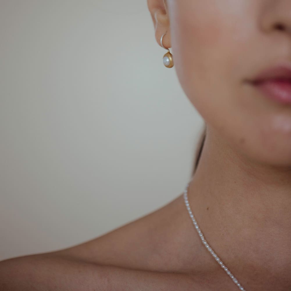 Pearl Choker, handmade dainty Pearl necklace with golden hook, Sterling silver and pearls, 42 - 45 cm