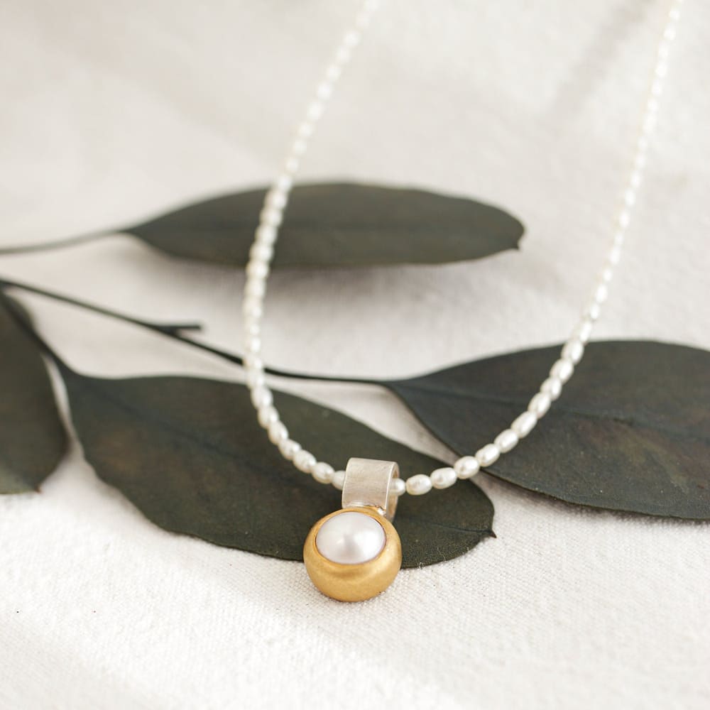 Pearl Choker, handmade dainty Pearl necklace with golden hook, Sterling silver and pearls, 42 - 45 cm